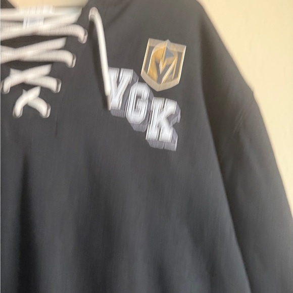 Wear by Erin Andrews NHL Vegas Golden Knights Lace Up Women’s Cropped Sweatshirt - Picture 4 of 13